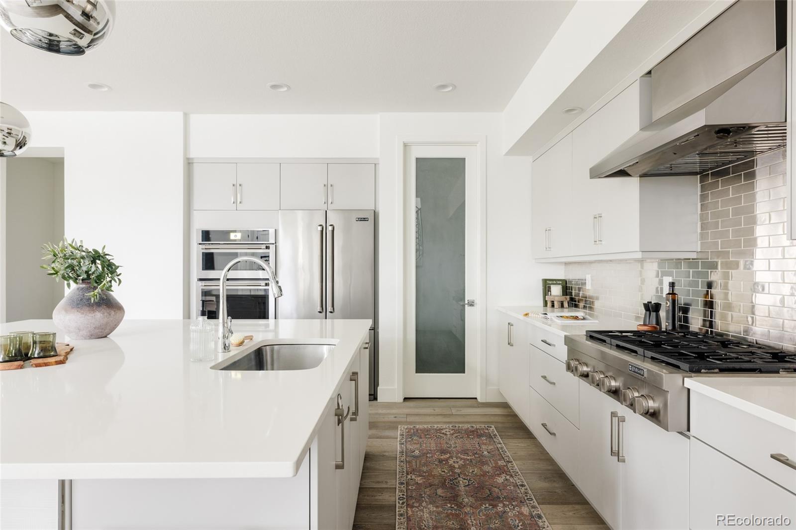 9385 58th Drive Denver, CO 80238 - Photo 3 of 42