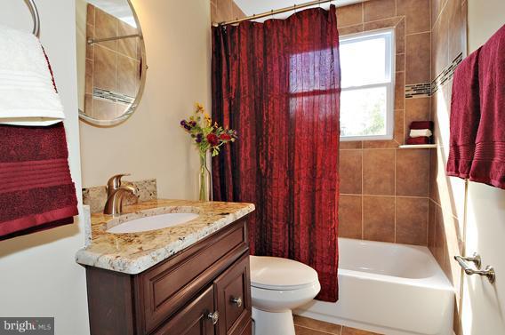 9 Millgate Road Owings Mills, MD 21117 - Photo 9 of 22 main level Bath