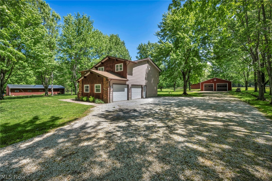 6407 Indian Point Road Painesville, OH 44077 - Photo 3 of 50