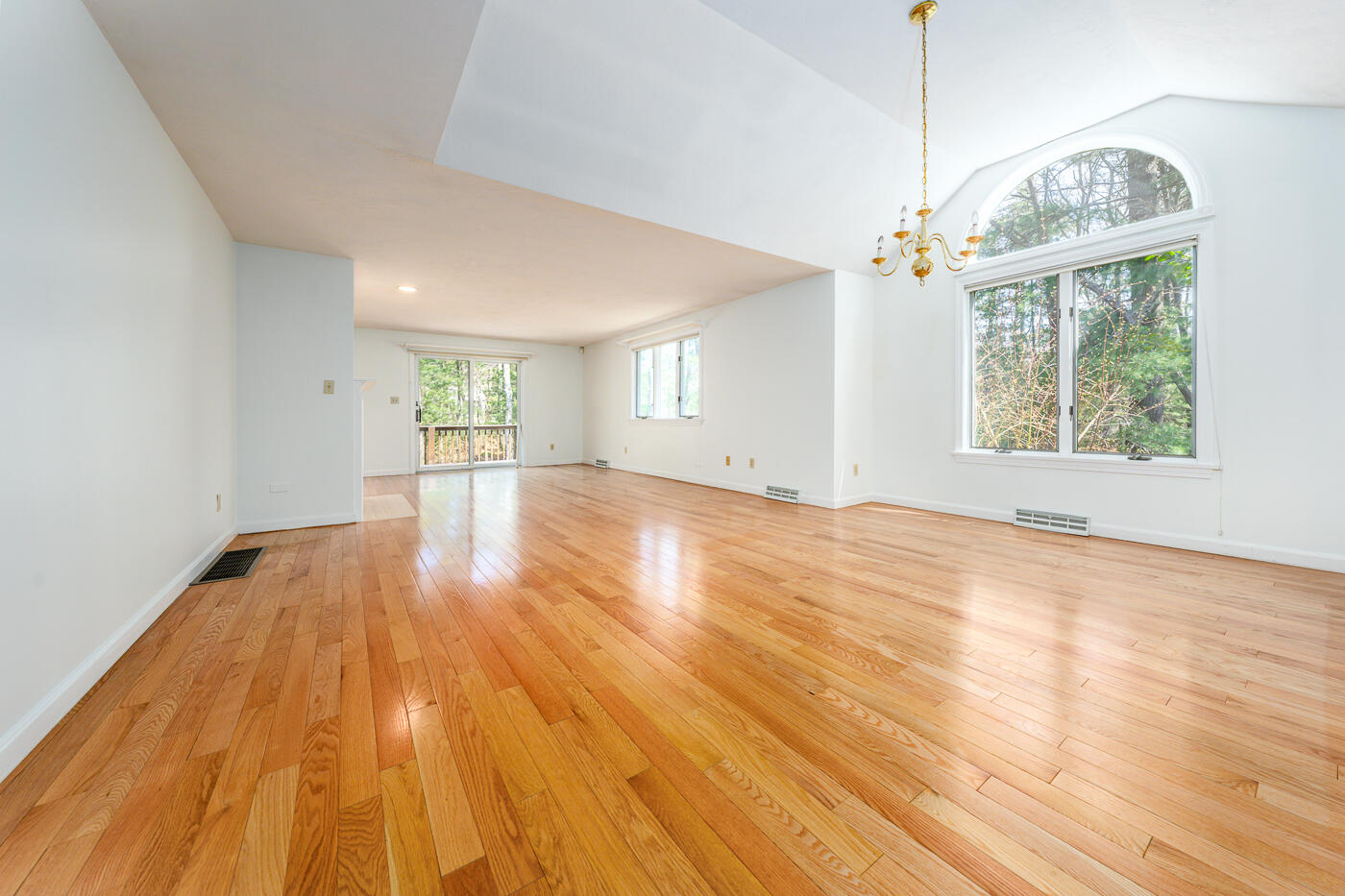 5 Kettle Lane Mashpee, MA 02649 - Photo 3 of 30 Living/dining