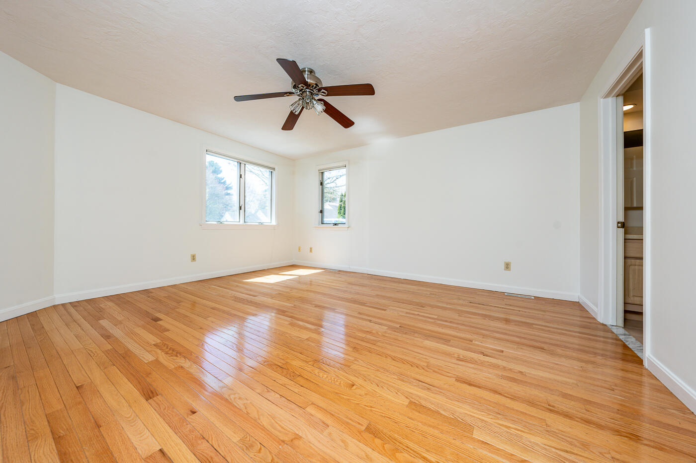 5 Kettle Lane Mashpee, MA 02649 - Photo 9 of 30 primary bedroom