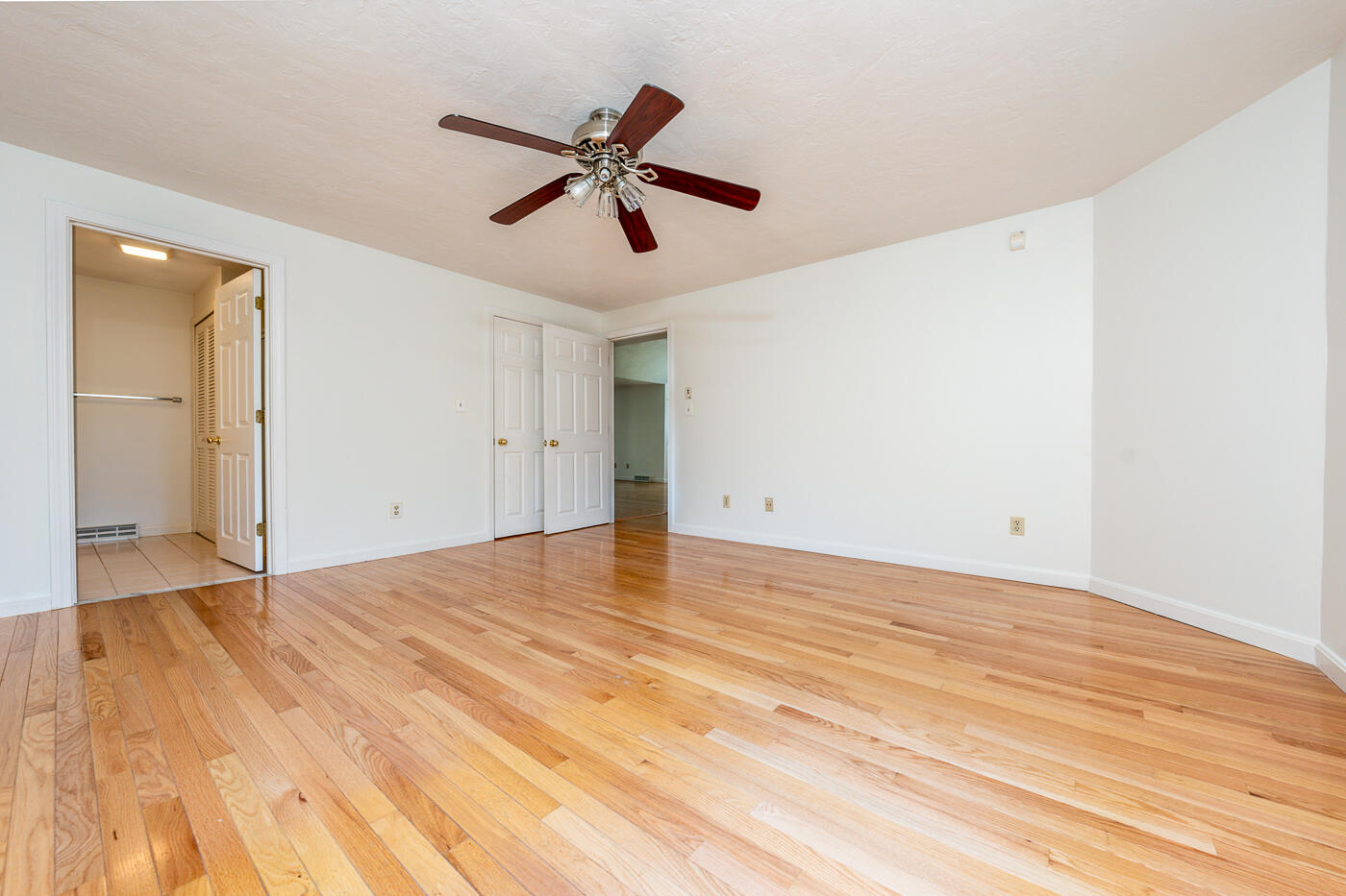 5 Kettle Lane Mashpee, MA 02649 - Photo 10 of 30 primary bedroom