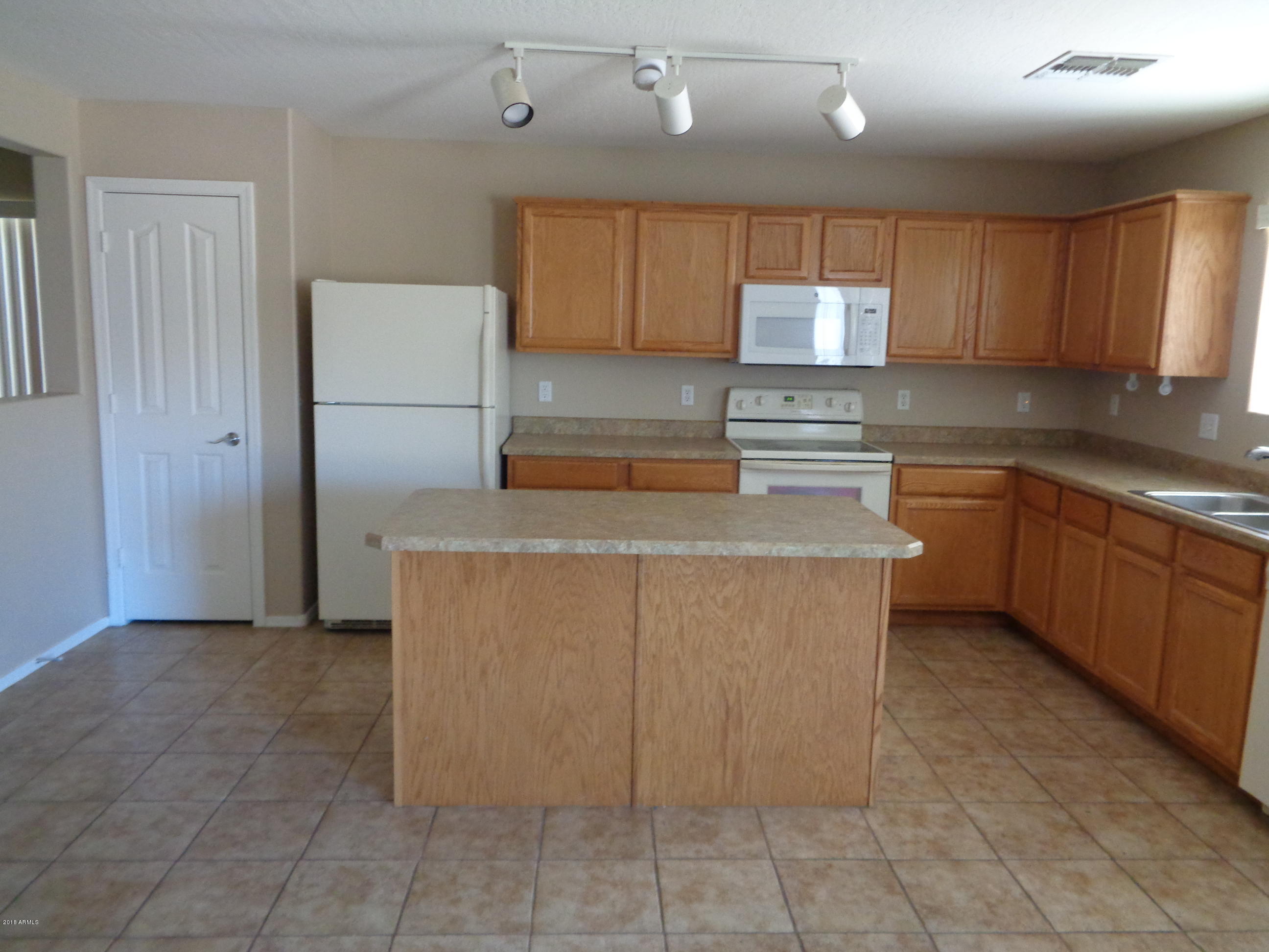 45072 Miramar Road Maricopa, AZ 85139 - Photo 5 of 15 DSC01083