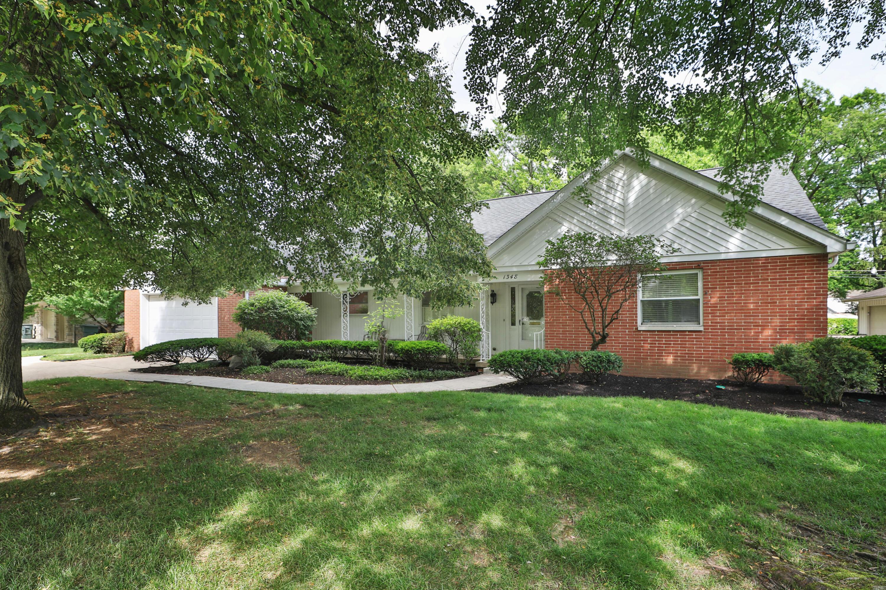 1348 Haddon Road Columbus, OH 43209 - Photo 3 of 71