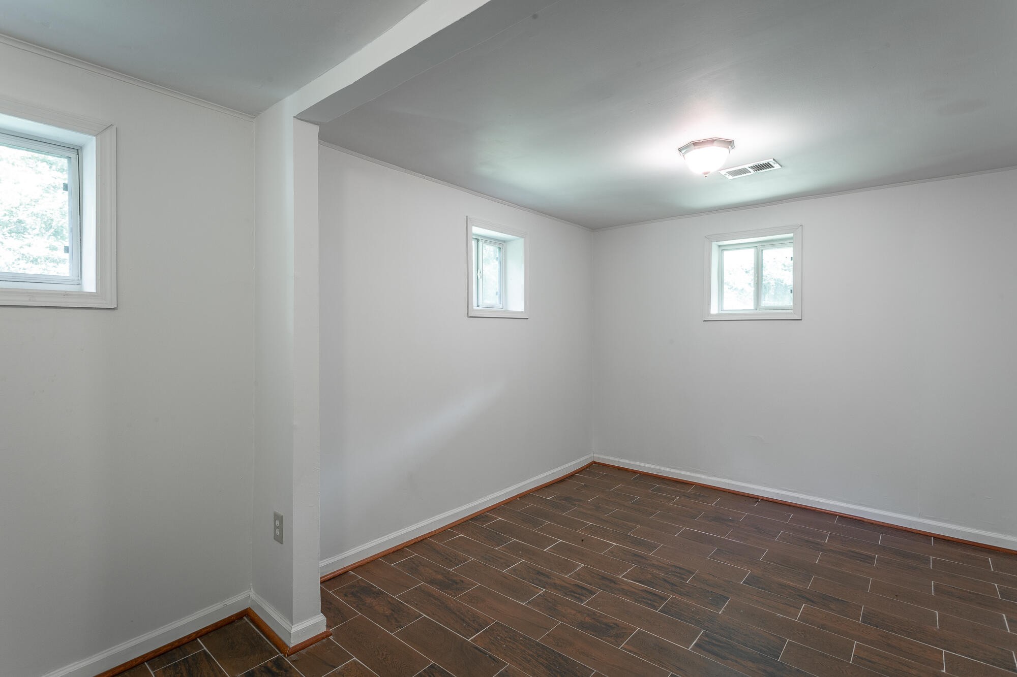 5401 Champion Road Chattanooga, TN 37416 - Photo 20 of 56 an empty room with a window