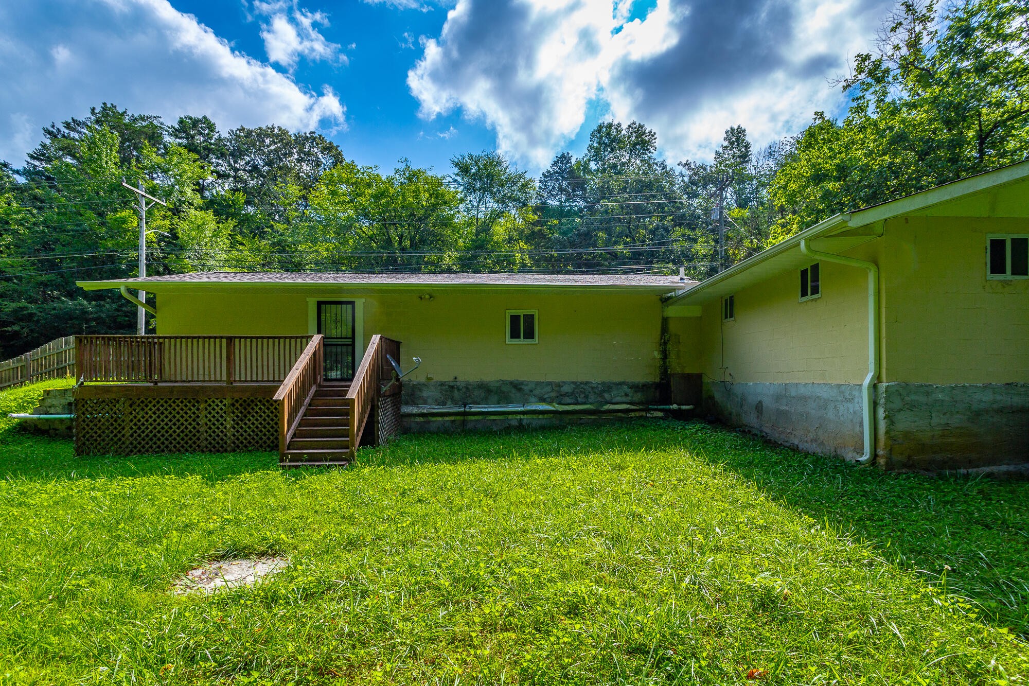 5401 Champion Road Chattanooga, TN 37416 - Photo 53 of 56 a view of a backyard with hardwood