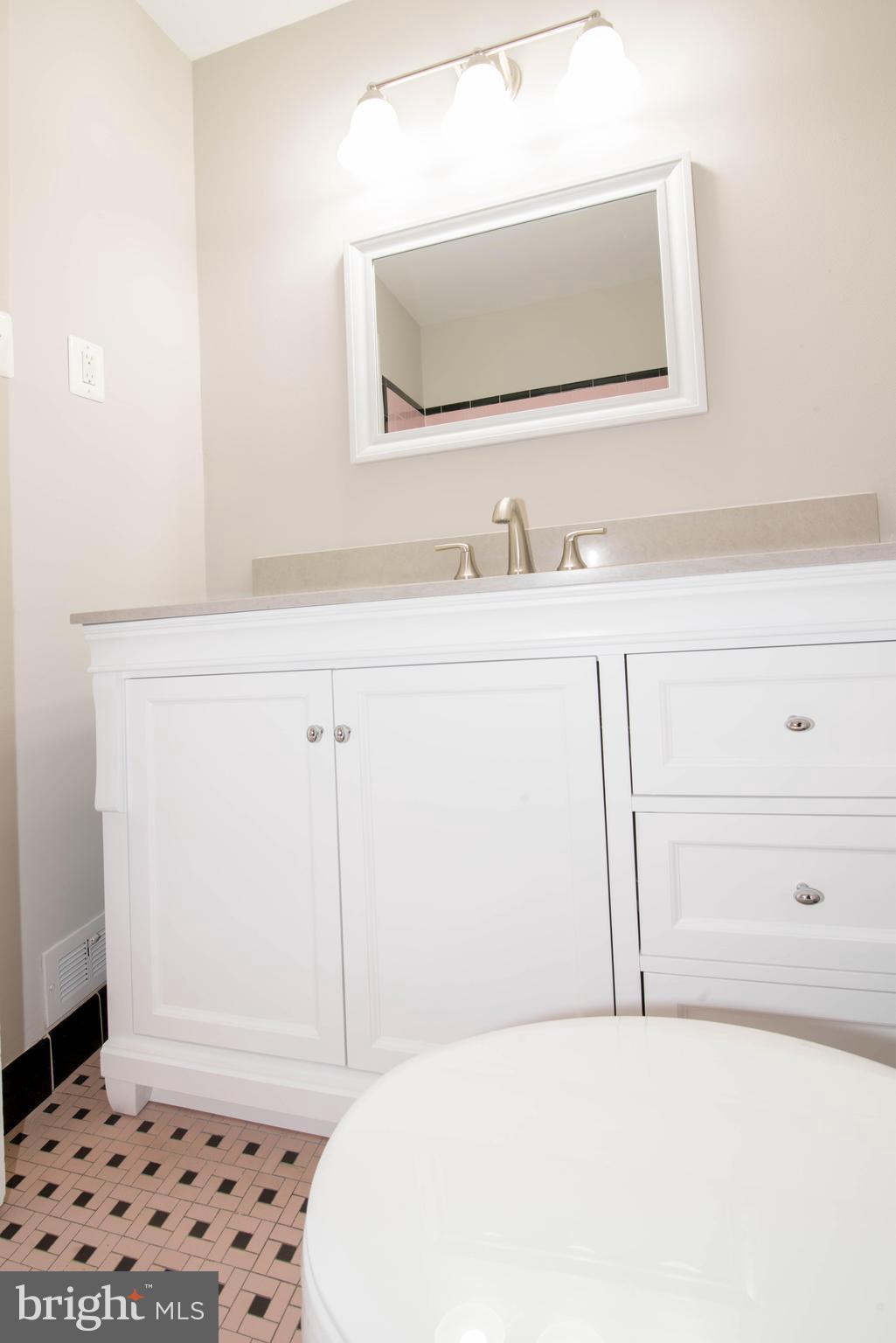 11800 Charles Road Silver Spring, MD 20906 - Photo 17 of 35 Bath