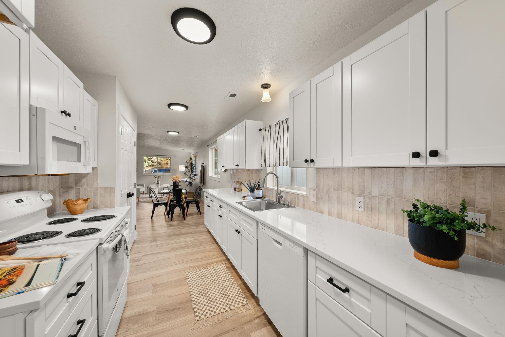 714 South Ferrall Street Spokane, WA 99202 - Photo 12 of 27