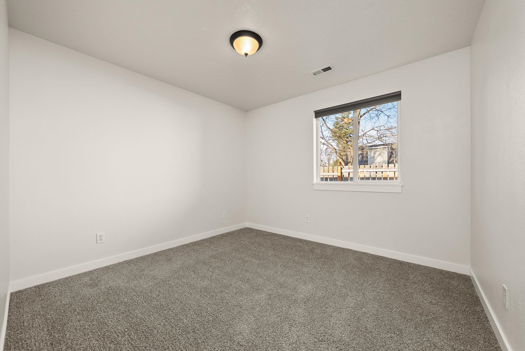 714 South Ferrall Street Spokane, WA 99202 - Photo 18 of 27