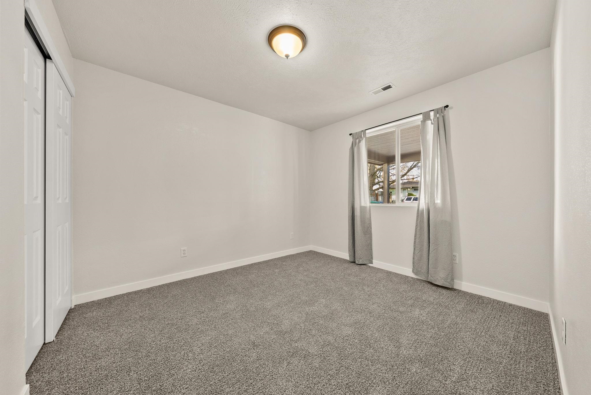 714 South Ferrall Street Spokane, WA 99202 - Photo 20 of 27