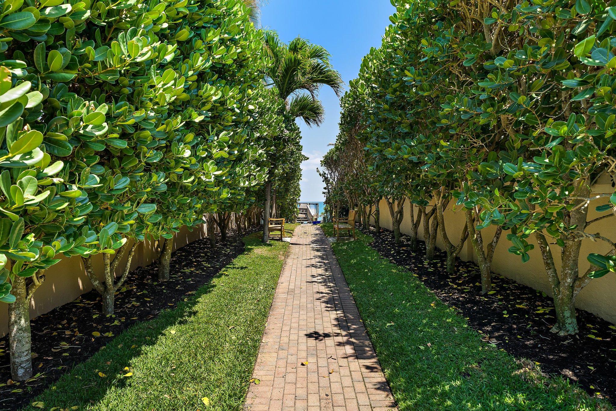 172 Beacon Lane Jupiter, FL 33469 - Photo 13 of 15 Walkway to beach