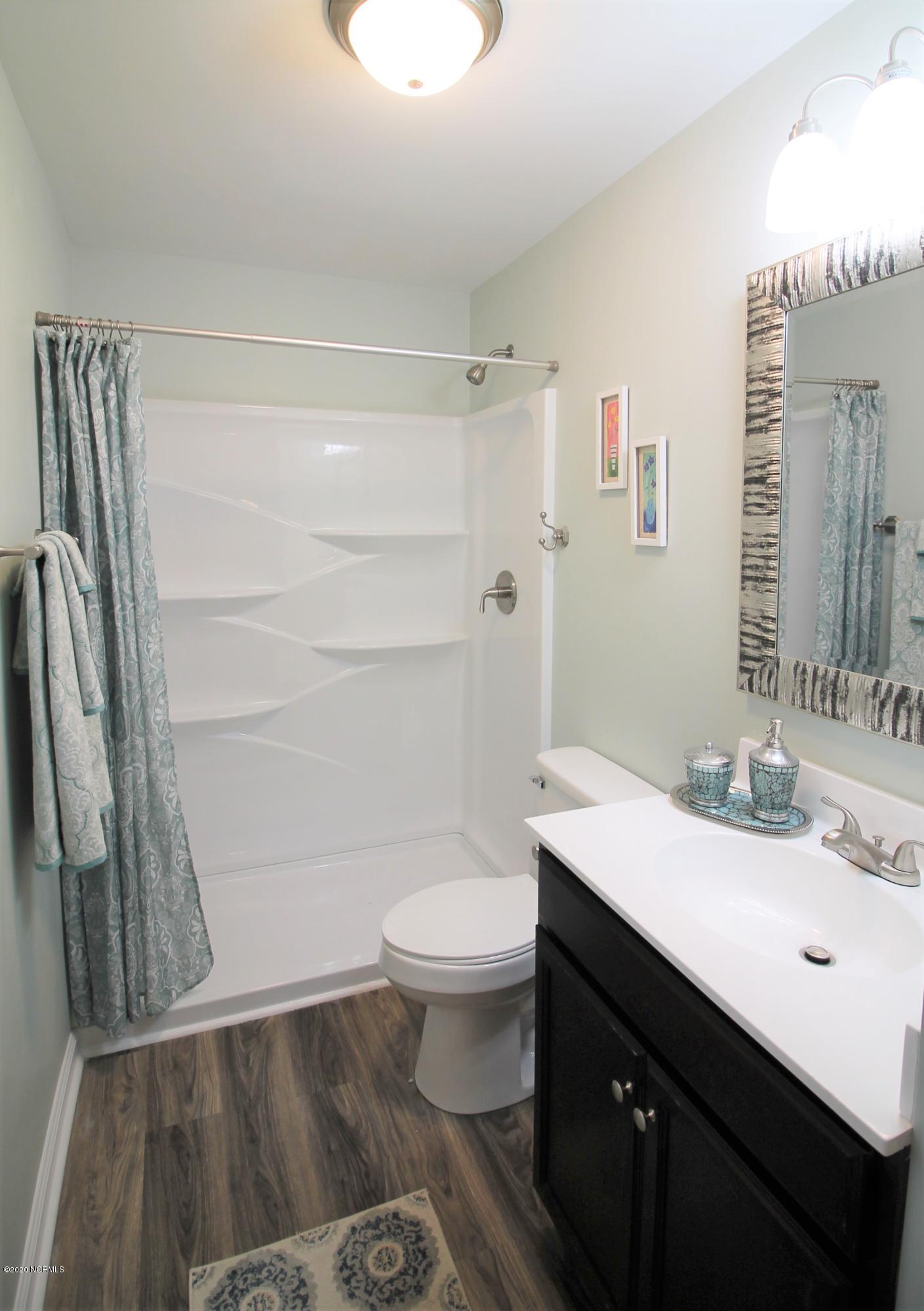 131 Lightwood Knot Road Rocky Point, NC 28457 - Photo 5 of 13 Master Bath