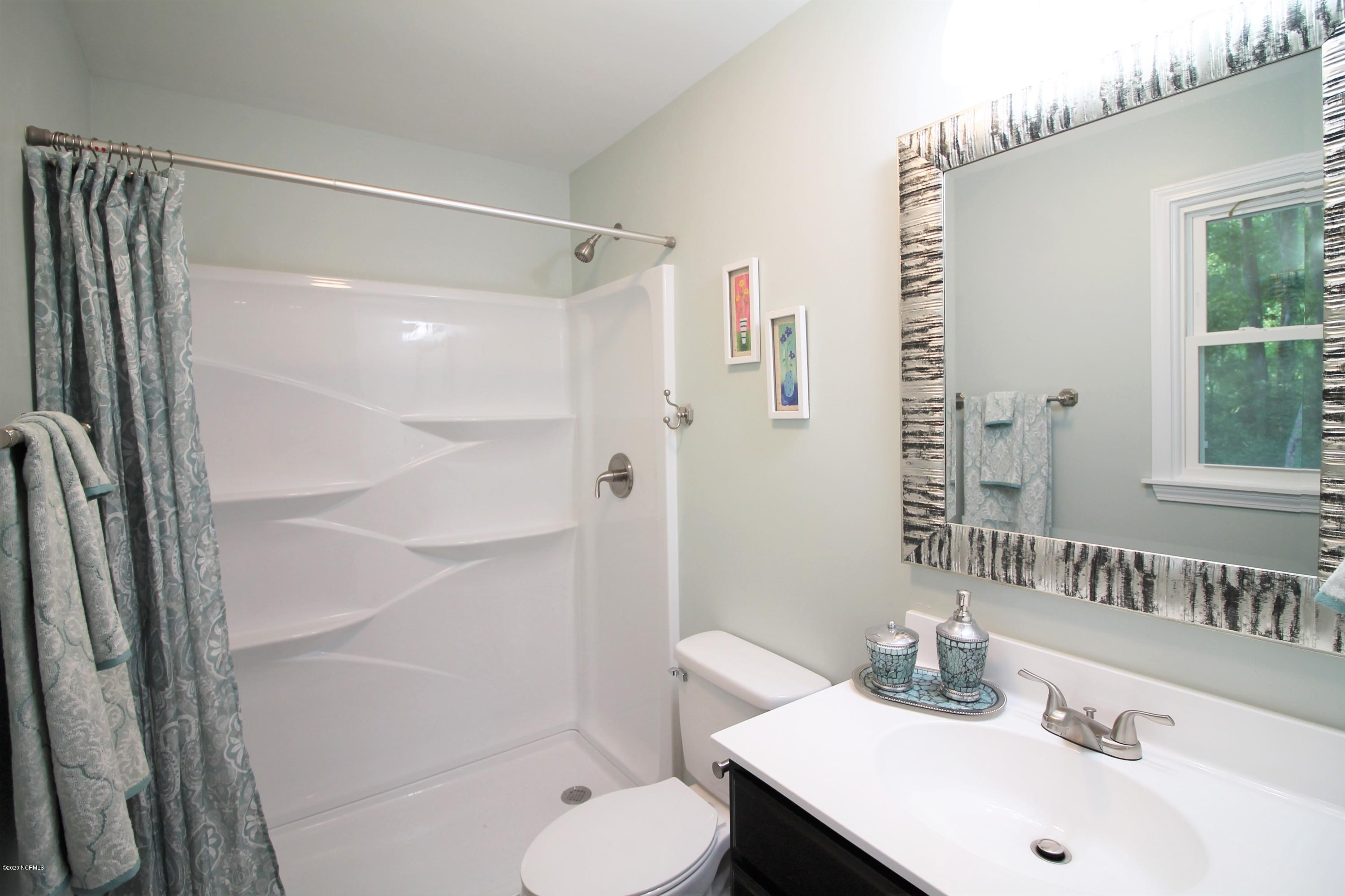 131 Lightwood Knot Road Rocky Point, NC 28457 - Photo 8 of 13 Master Bath