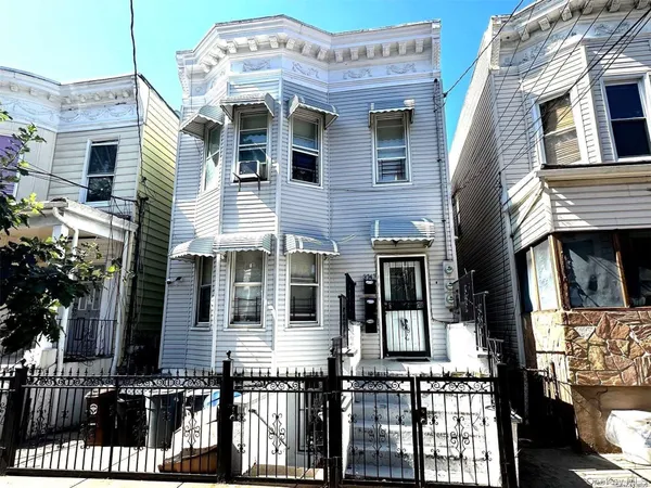 $925,000 | 3747 Olinville Avenue | Williamsbridge