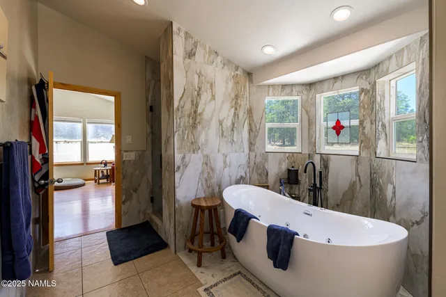 $1,600,000 | 7010 Vista De Oro, Flagstaff, AZ 86004