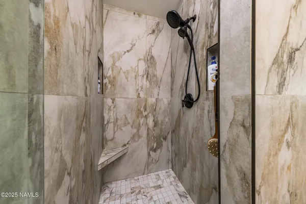 $1,550,000 | 7010 Vista De Oro, Flagstaff, AZ 86004