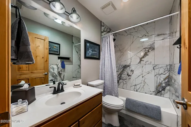 $1,600,000 | 7010 Vista De Oro, Flagstaff, AZ 86004