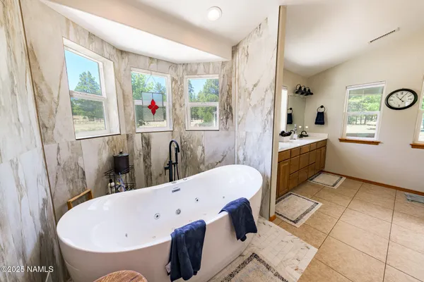 $1,550,000 | 7010 Vista De Oro, Flagstaff, AZ 86004