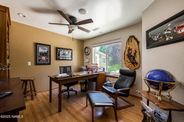 $1,600,000 | 7010 Vista De Oro, Flagstaff, AZ 86004