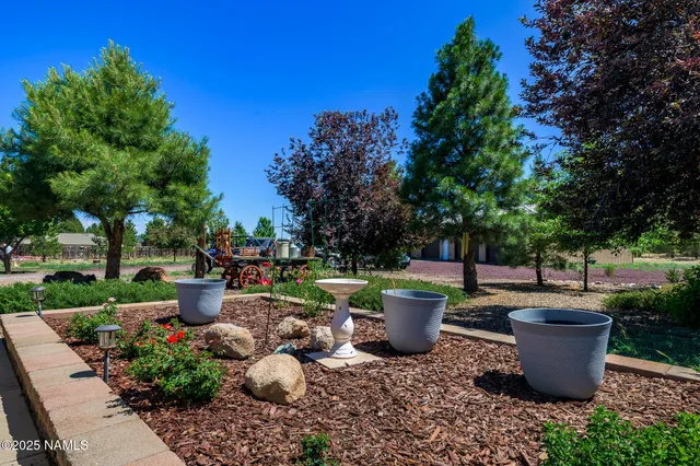 $1,600,000 | 7010 Vista De Oro, Flagstaff, AZ 86004