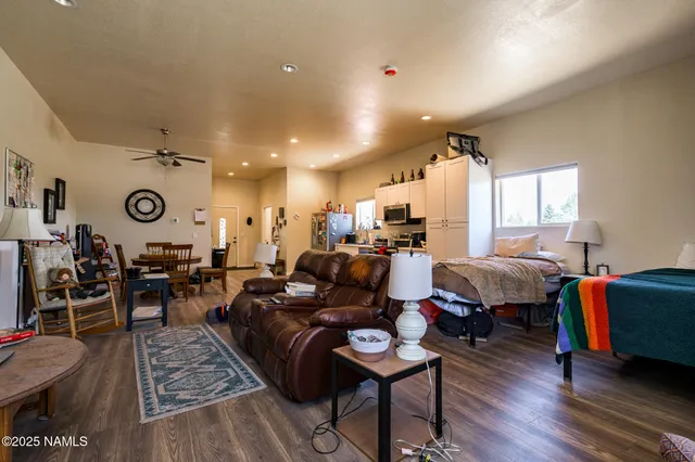 $1,600,000 | 7010 Vista De Oro, Flagstaff, AZ 86004