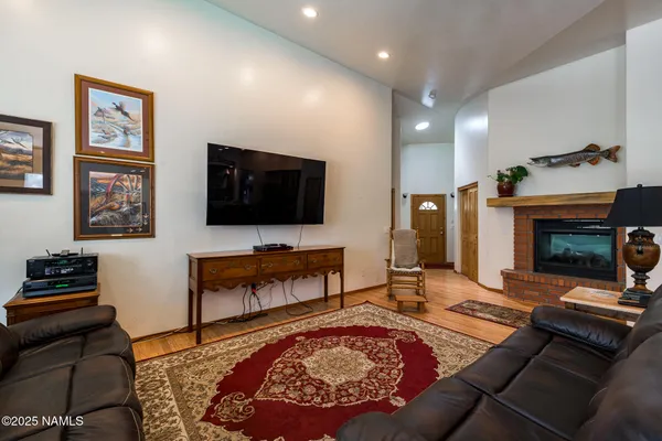 $1,600,000 | 7010 Vista De Oro, Flagstaff, AZ 86004