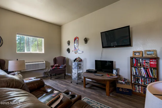 $1,600,000 | 7010 Vista De Oro, Flagstaff, AZ 86004