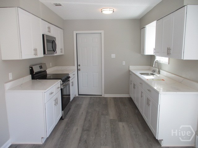 627 Tatem Street Savannah, GA 31405 - Photo 4 of 14