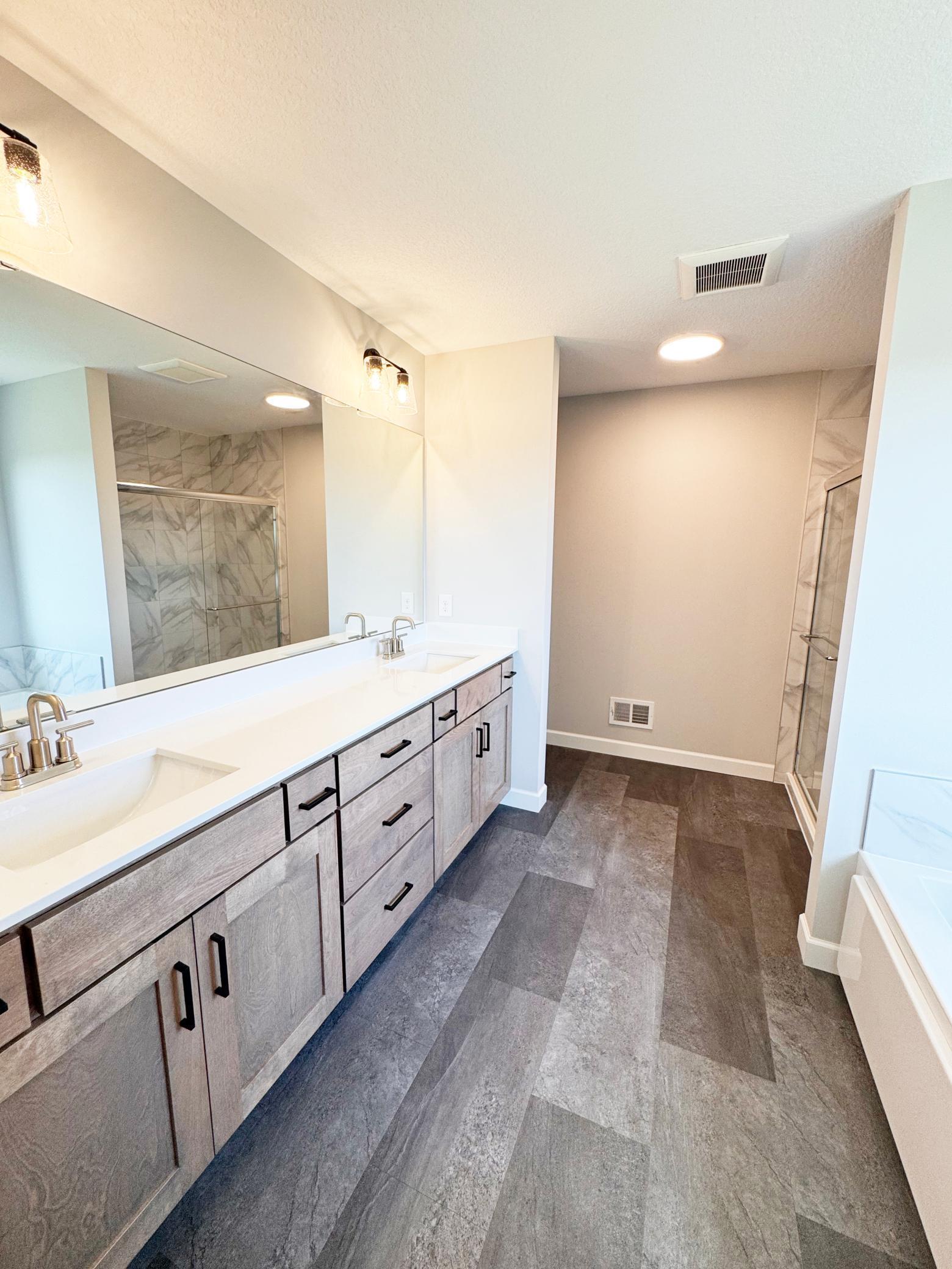 7334 Ambercrest Curve Inver Grove Heights, MN 55077 - Photo 28 of 32