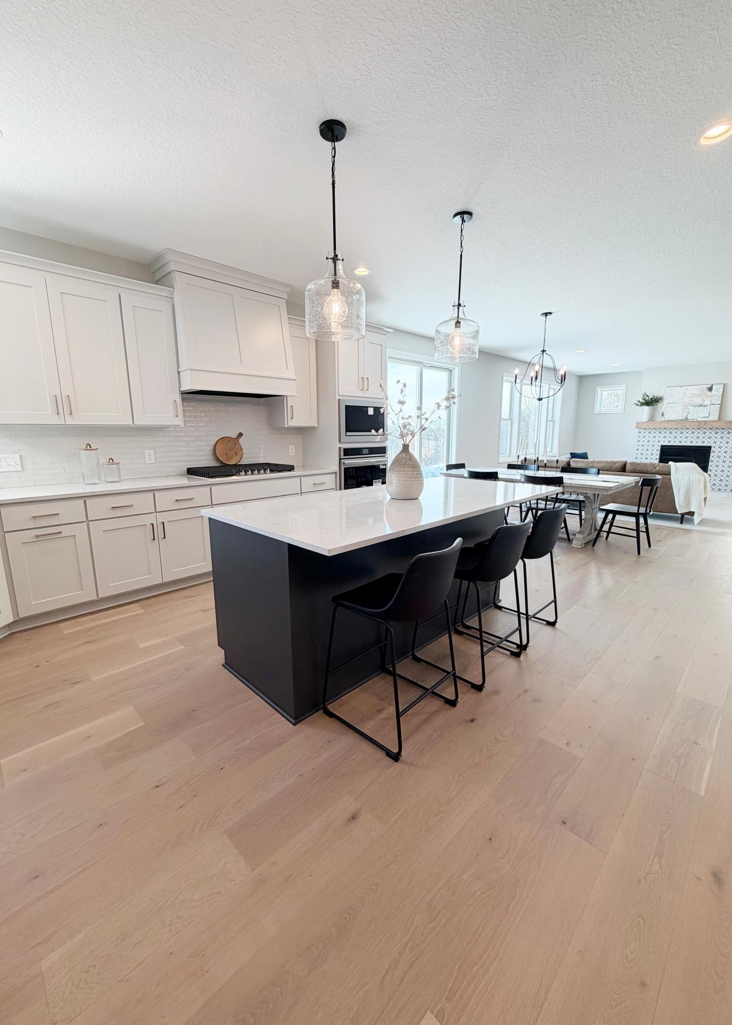 7334 Ambercrest Curve Inver Grove Heights, MN 55077 - Photo 4 of 32