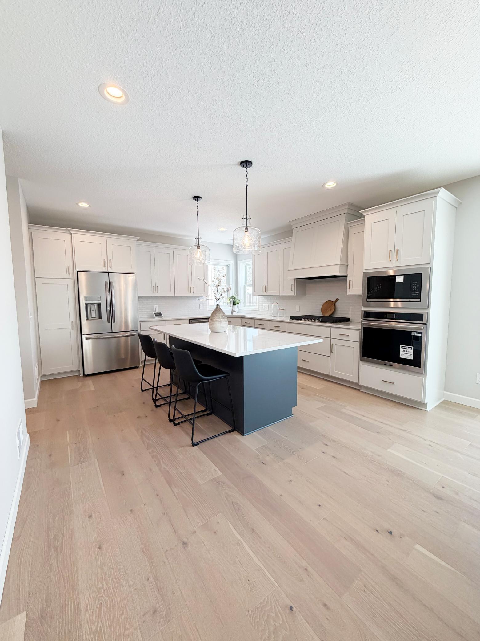 7334 Ambercrest Curve Inver Grove Heights, MN 55077 - Photo 6 of 32