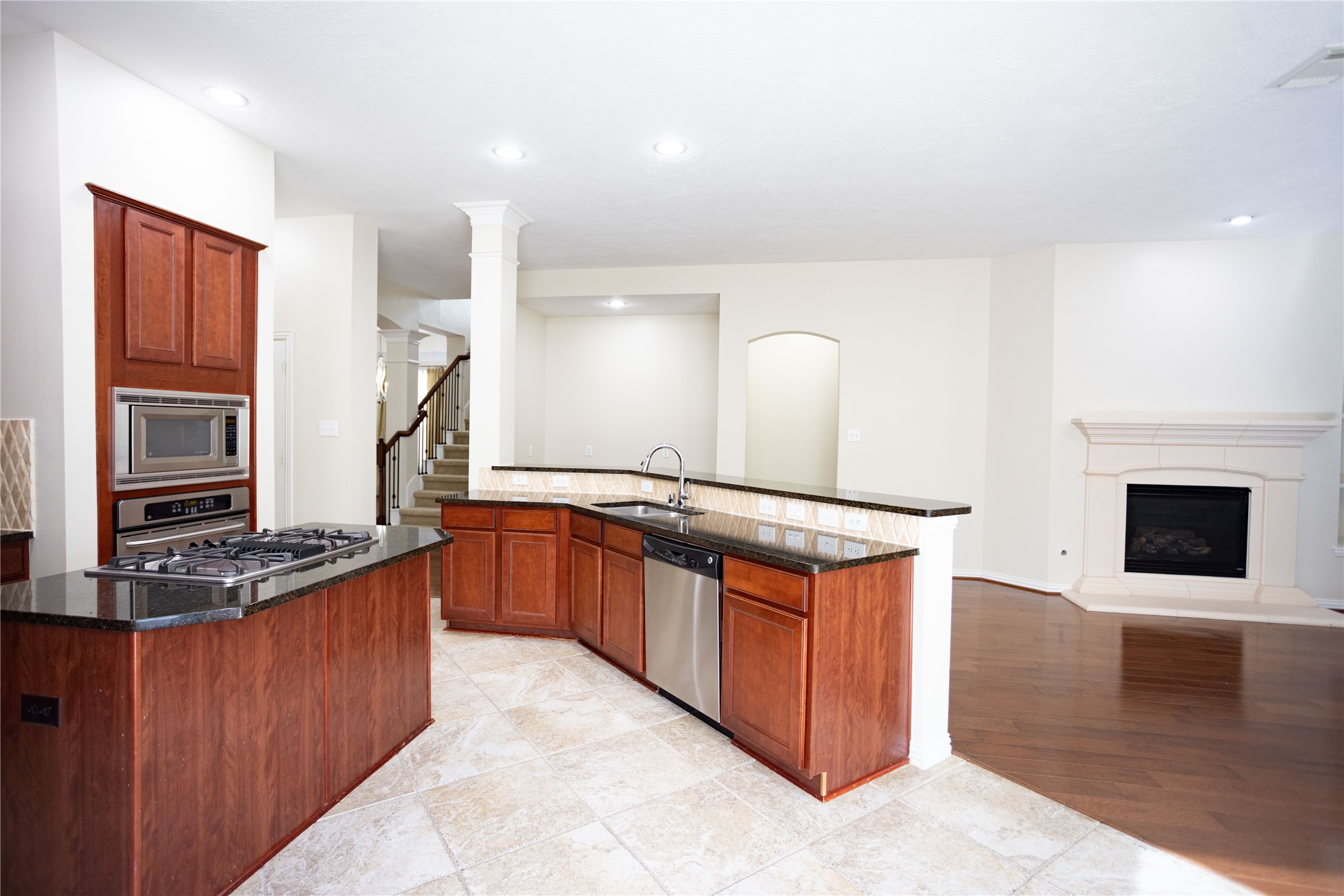 80 West Frontera Circle Spring, TX 77382 - Photo 12 of 35 Gallery Image 12
