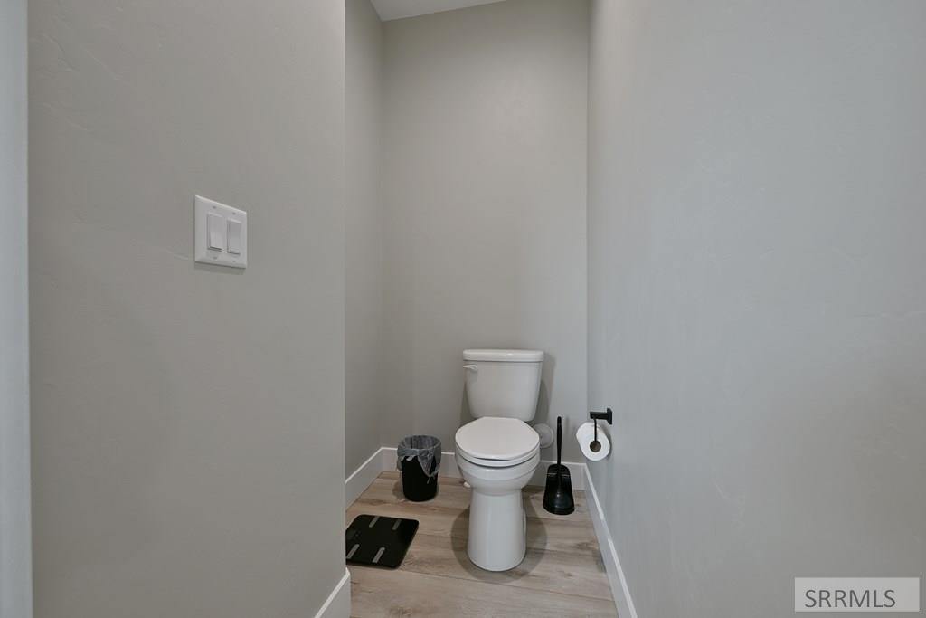 3523 East 126 Street Rigby, ID 83442 - Photo 15 of 55 Primary Ensuite Water Closet