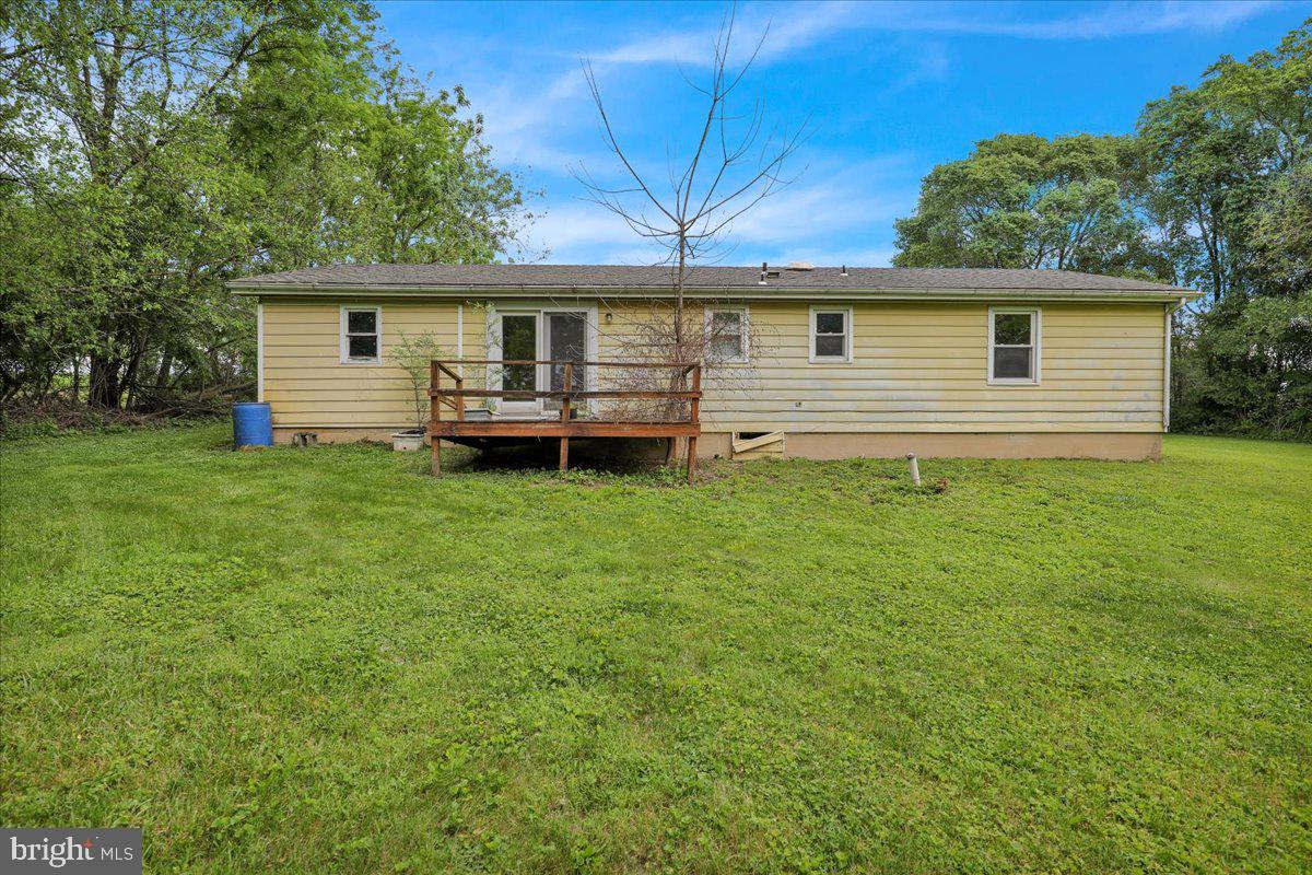 1068 Stouchsburg Road Richland, PA 17087 - Photo 5 of 22 Gallery Image 5