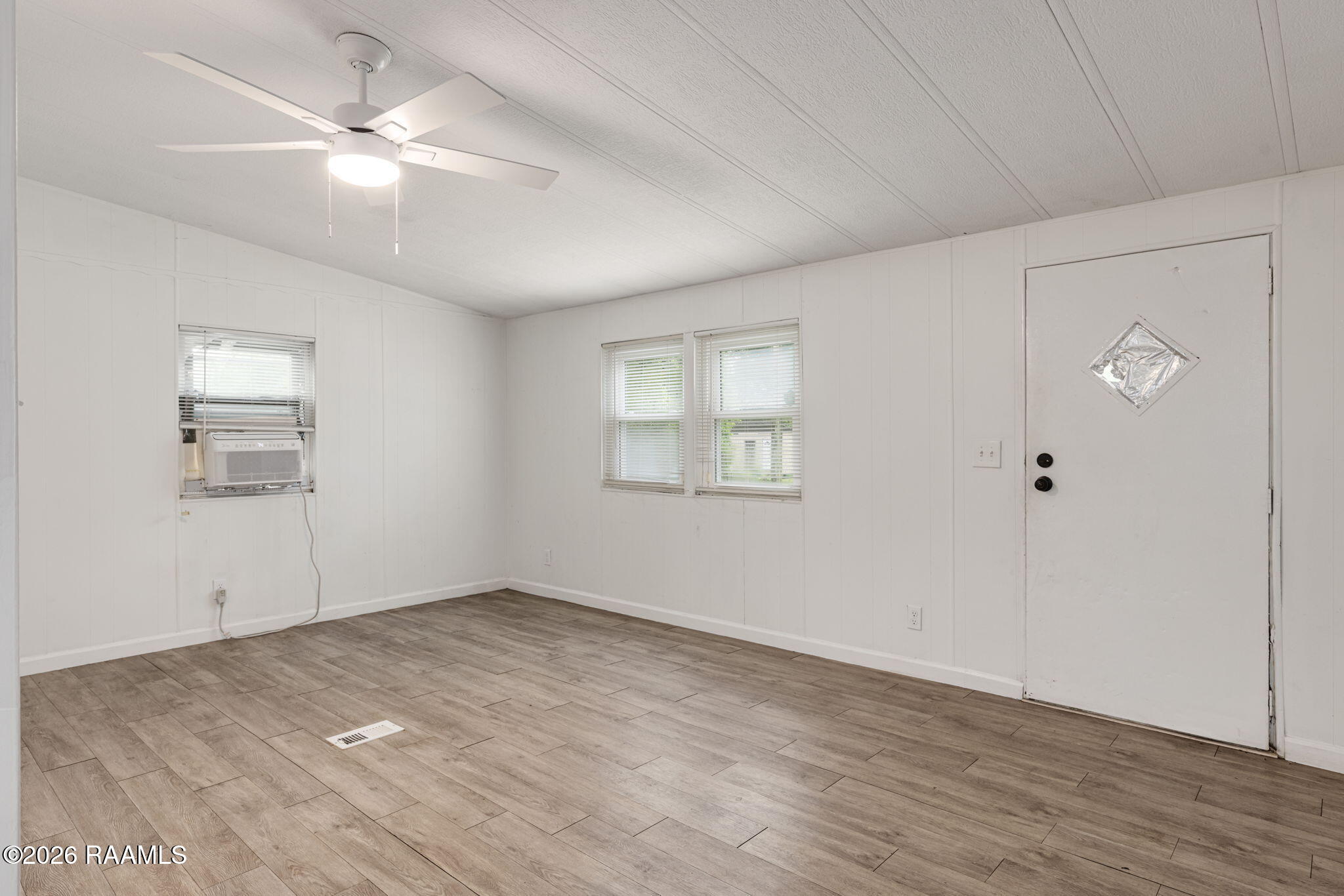 204 Longbridge Road Lafayette, LA 70501 - Photo 3 of 27 8-web-or-mls-204 Longbridge Rd-8