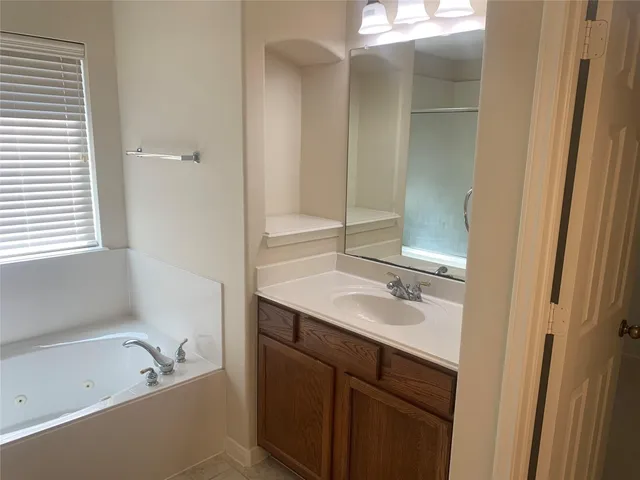 $3,000 | 2621 Tidenhaven Drive, Pearland, TX 77584