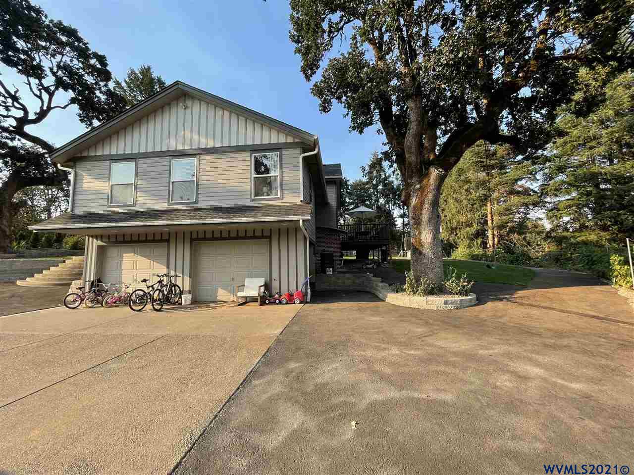 8232 Squirrel Hill Road Southeast Salem, OR 97306 - Photo 2 of 40 Gallery Image 2