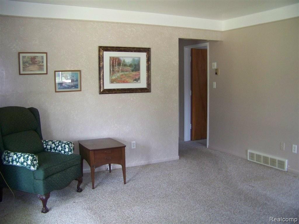 7633 Pardee Road Taylor, MI 48180 - Photo 2 of 20 004.JPG