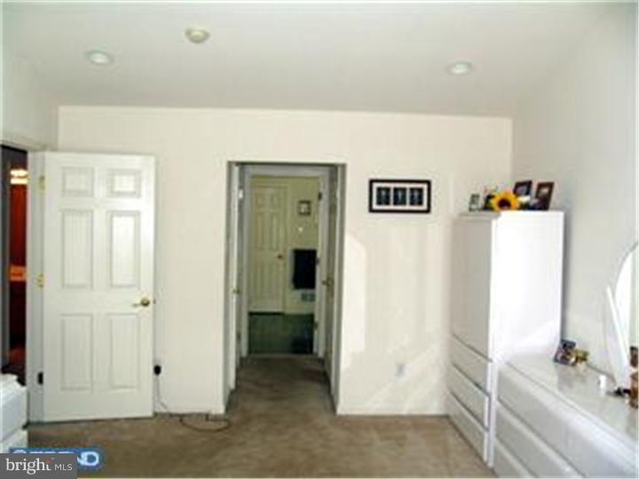 40 Simons Way Huntingdon Valley, PA 19006 - Photo 18 of 25 Gallery Image 18