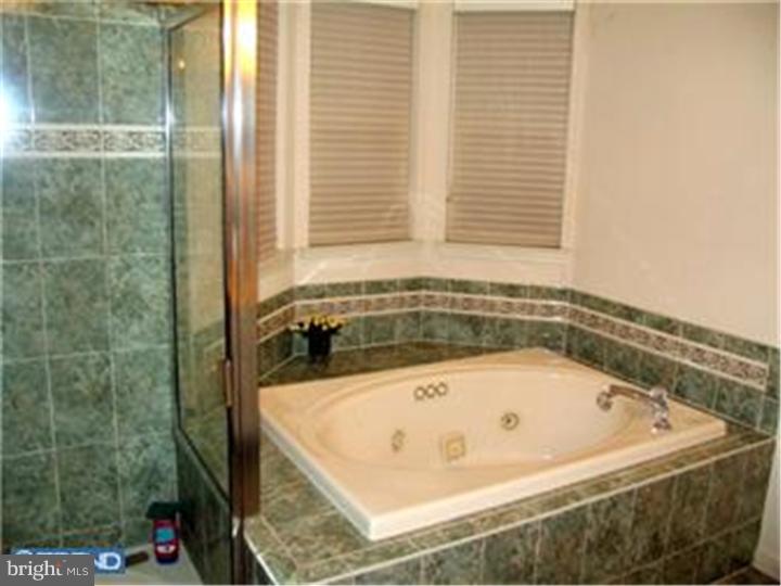 40 Simons Way Huntingdon Valley, PA 19006 - Photo 20 of 25 Gallery Image 20