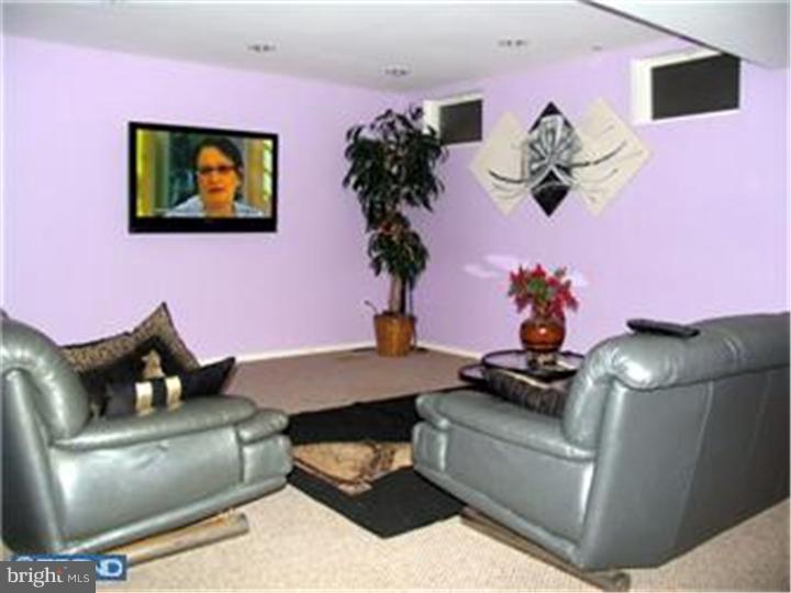 40 Simons Way Huntingdon Valley, PA 19006 - Photo 21 of 25 Gallery Image 21