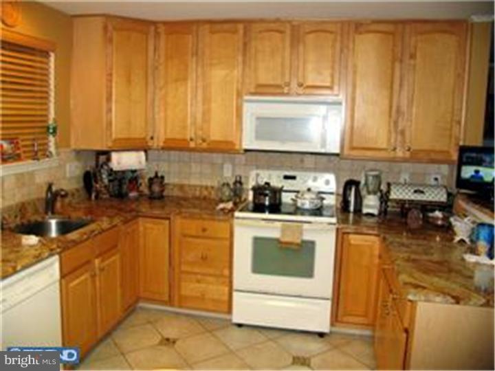 40 Simons Way Huntingdon Valley, PA 19006 - Photo 9 of 25 Gallery Image 9