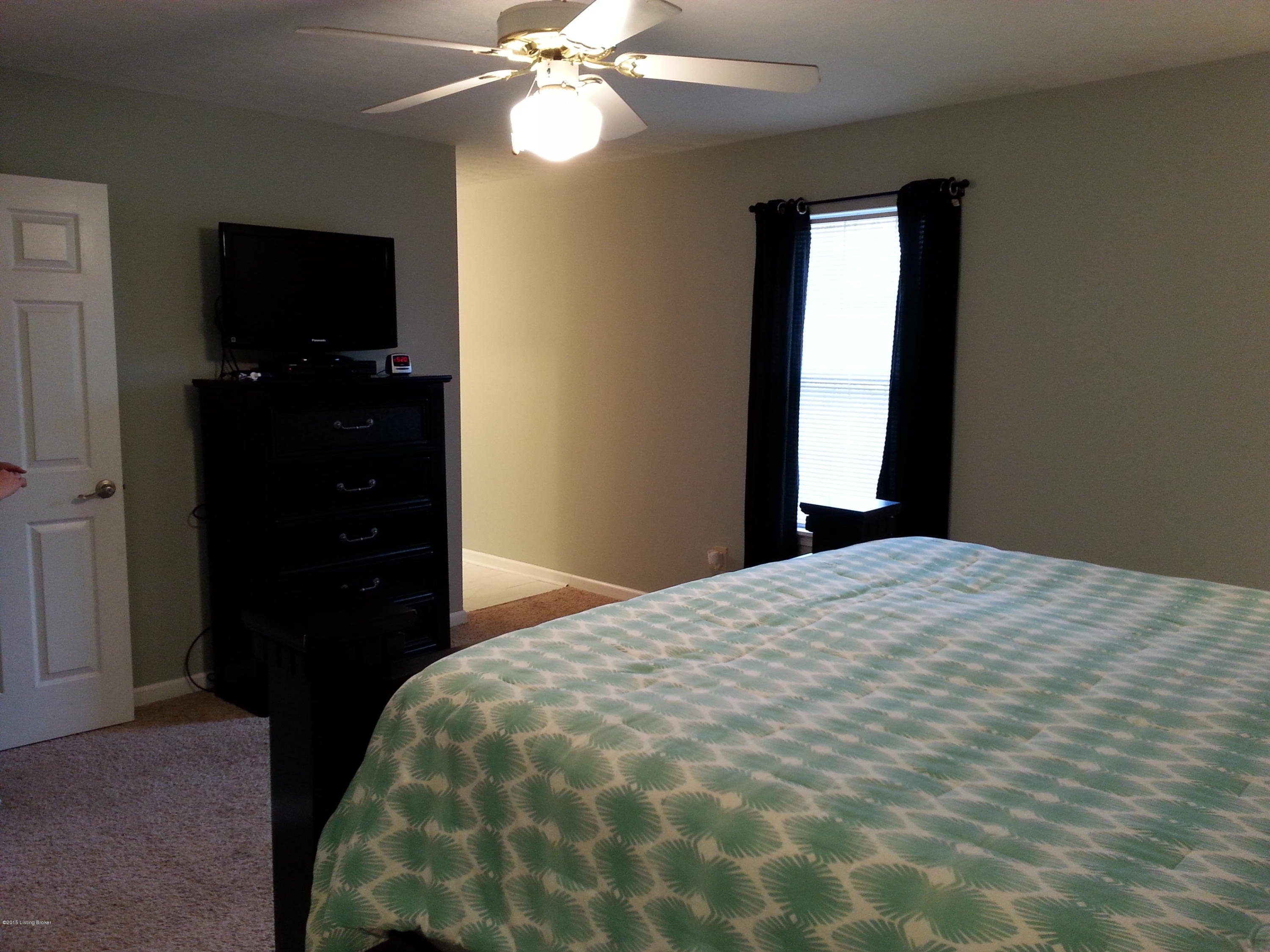 10301 Vantage Road Jeffersontown, KY 40299 - Photo 43 of 54 20150319_172040.jpg