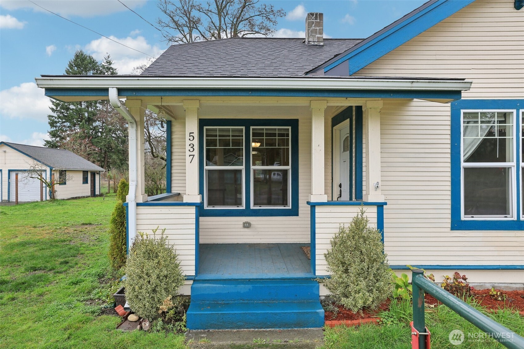 537 McNaught Road South Roy, WA 98580 - Photo 3 of 32 a view of a house with a garden