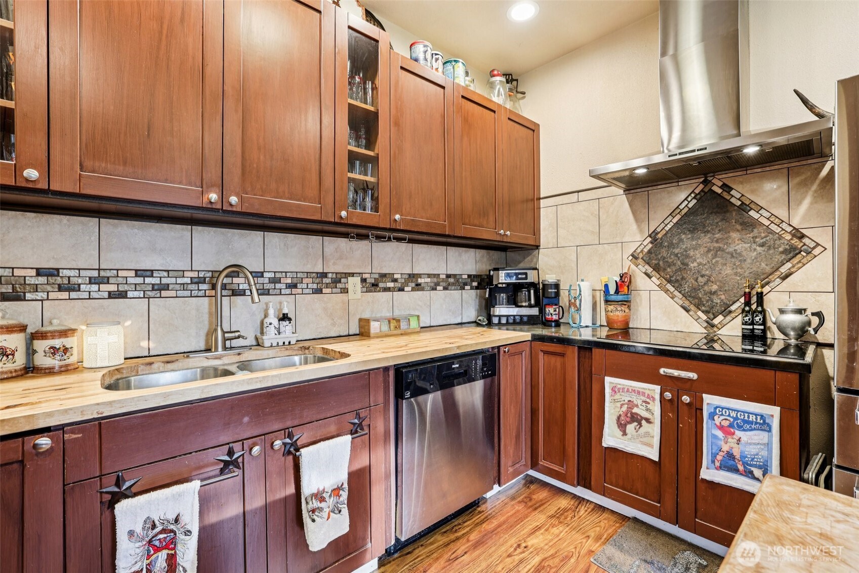 537 McNaught Road South Roy, WA 98580 - Photo 8 of 32 a kitchen with stainless steel appliances granite countertop a sink stove and cabinets