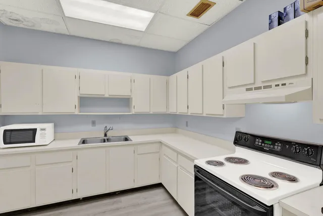 $264,900 | 2069 Northeast Collins Circle, Unit 750, Jensen Beach, FL 34957