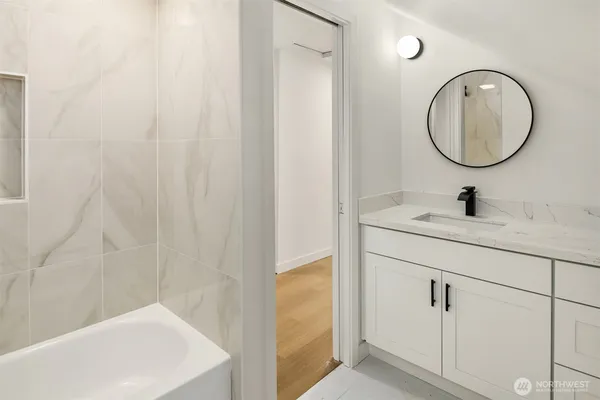 $899,950 | 11726 10th Avenue South, Seattle, WA 98168