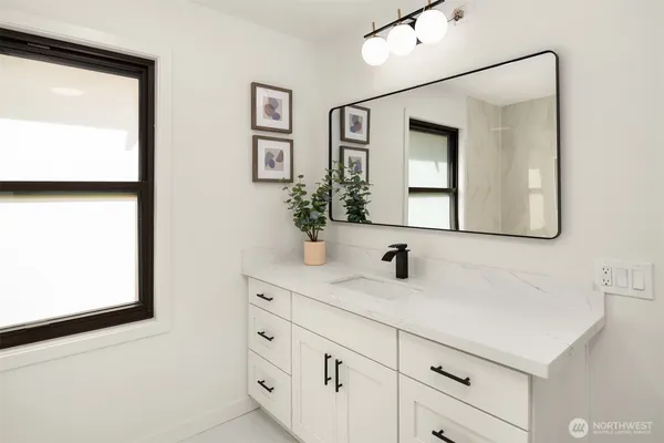 $899,950 | 11726 10th Avenue South, Seattle, WA 98168