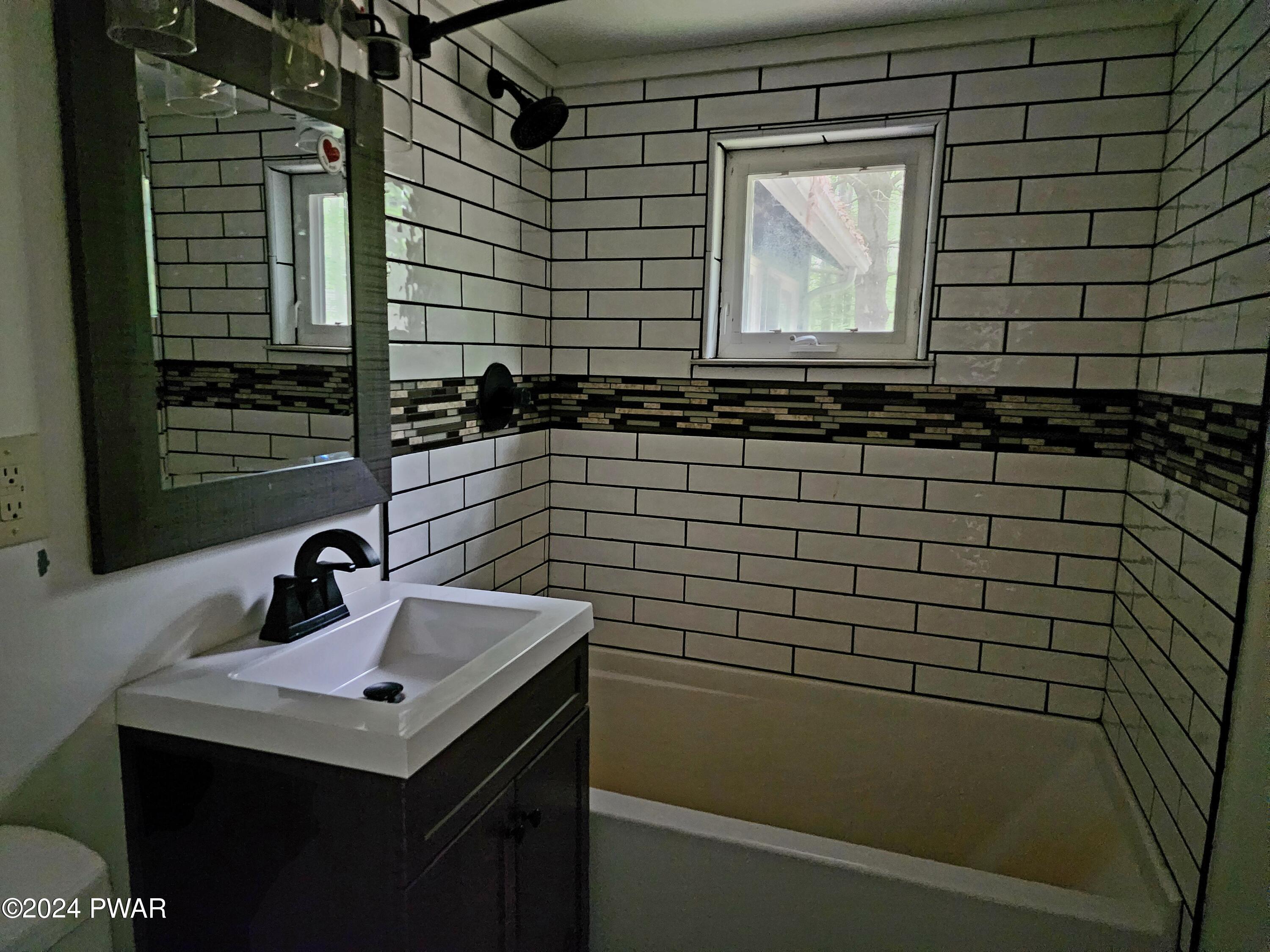 102 Bluejay Court Milford, PA 18337 - Photo 8 of 12