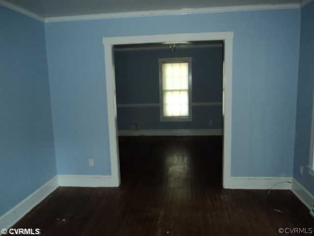1942 Esquire Road Richmond, VA 23235 - Photo 4 of 6 Living Room